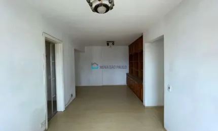 Apartamento com 02 dormitórios na região da Chácara Inglesa