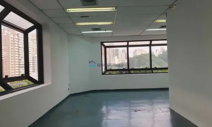 Conjunto comercial próximo ao Parque da Àgua Branca