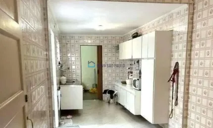 Sobrado à Venda na Vila Mariana - 3 Quartos e 185 m² por R$ 900.000