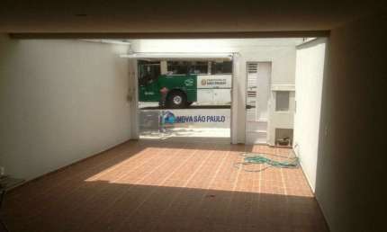 Rua Ibituruna, amplo sobrado 3 dormitórios, 2 sacadas, 3 vagas.