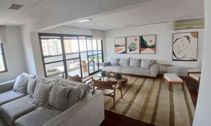 Apartamento em Moema com 230m², com 03 dormitórios, sendo 03 suites e 4 vagas de garagem