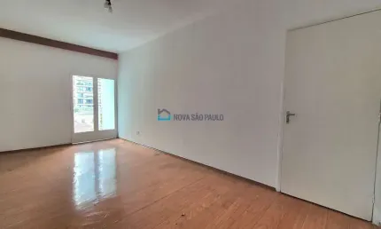 Apartamento vago com vaga de garagem, andar mediano na vila madalena!