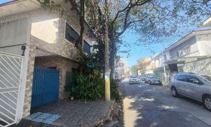 Sobrado com 130 m² na Saúde - 3 Dormitórios, Quintal e Vagas