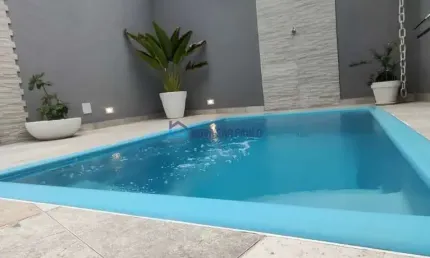 Casa à venda, 02 dormitórios (01 suíte), piscina e 03 vagas. na vila guarani.