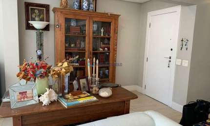 Apartamento no Itaim com 2 suítes com closet e 2 vagas