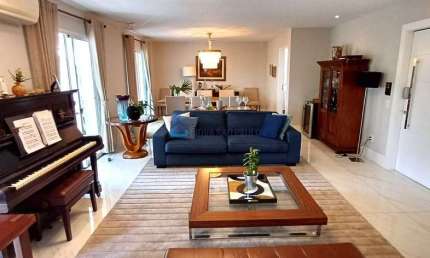 Apartamento amplo alto padrão 4 suítes e 4 vagas em Moema Pássaros!