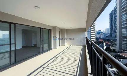 Apartamento à venda, 127 m², 3 suítes, 2 vagas, no Ipiranga, próximo ao metrô