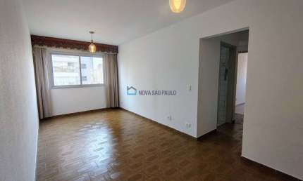 Apartamento à Venda/ Saúde/ 2 dormitórios/ 1 vaga livre (desimpedida)