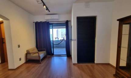 Flat em Moema com 50m², com 01 dormitório e 01 vaga de garagem com manobrista