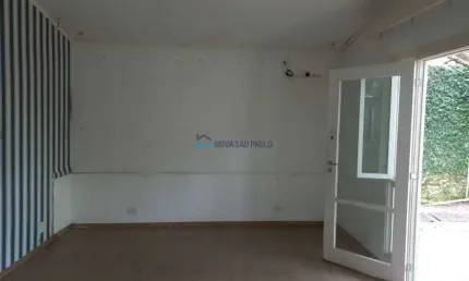 Casa térrea com 180m² construídos em terreno de 408m² ? 2 dorms (1 suíte), sala em l, 3 vagas