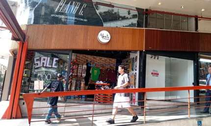 2 Salas comerciais com 121m ²,  piso térreo  Galeria do Rock Centro de SP