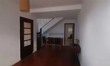 Sobrado com Quintal e Churrasqueira na Vila Mariana 3 quartos (1 Suíte)!
