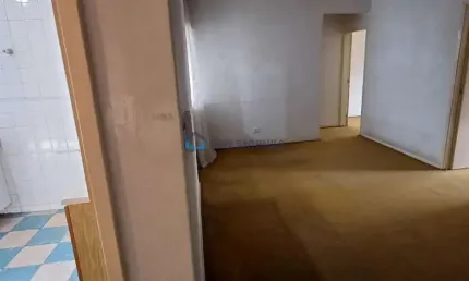Apartamento para reforma (valor considera estado atual) com 2 quartos e vaga na Bela Vista!