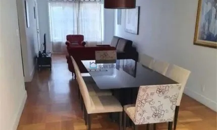 Sobrado com 3 quartos, 3 vagas e churrasqueira na Aclimação