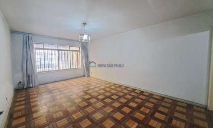 Sobrado à venda no bairro Mirandópolis com 3 dormitórios