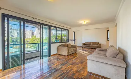 Venda. Moema Pássaros. Apartamento com 198m². 3 suítes, 3 vagas