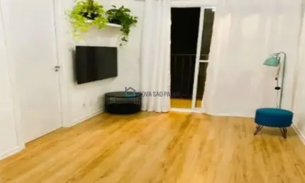 Apartamento a venda no Cambuci . 2 dormitórios . sala com sacada . 1 vaga