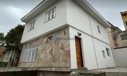 Casa à venda na saúde com 3 quartos e 2 vagas de garagem.