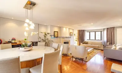 Apartamento com 3 suítes e 3 vagas à venda em Moema