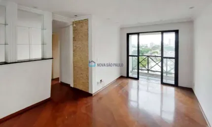 Apartamento à venda, com 3 quartos, 1 suíte, sacada e 2 vagas, na Chácara Inglesa