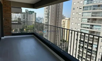 Apartamento de 107m² entre as estações de metrô Praça da Árvore e Saúde.