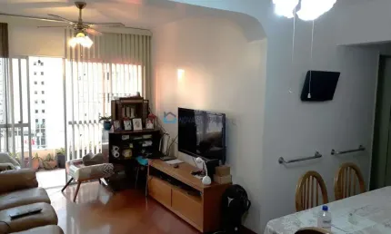 Amplo apartamento à venda, próximo a estação saúde.