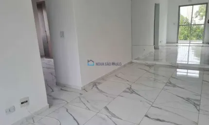 Apartamento 2 dormitórios,  sala com acada, 1 vaga, sao judas, metrô!