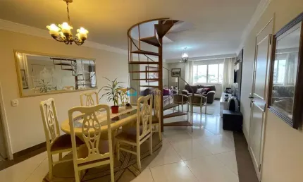Apartamento duplex com 03 dormitórios na região da saúde.
