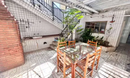 Sobrado 310m2,  3 dormitórios  à venda Av. Cursino - sobreloja - com salão para renda ou 4 vagas