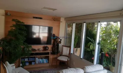 Cobertura de 155m², 2 dormitórios, 1 suíte sr e sra, 3 vagas.