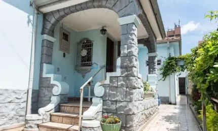 Ampla casa disponível para venda no bairro do Ipiranga!
