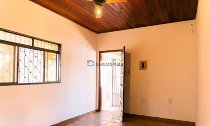Ampla casa disponível para venda na região do ipiranga!