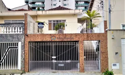 Casa Térrea com 3 dormitórios, 1 suíte,  3 vagas a 300  metros metrô Saúde