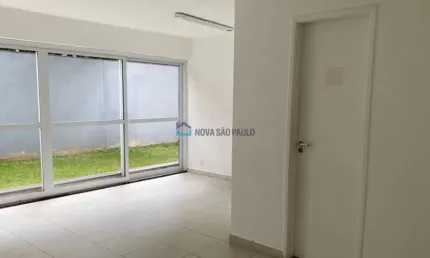 Sala comercial 32m2 , 1 vaga , banheiro, ao lado metro jabaquara