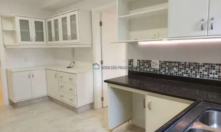 Apartamento Moerma | Venda |210 m²| Reformado| 1 por andar |4 vagas mais deposito.