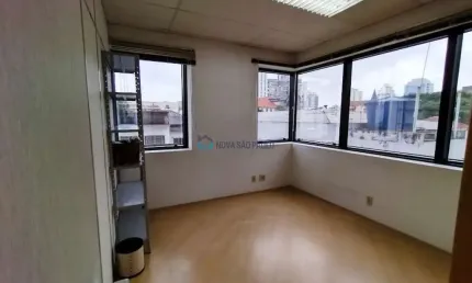 Sala comercial 52m² com 02 vagas próximo ao metrô Santa Cruz