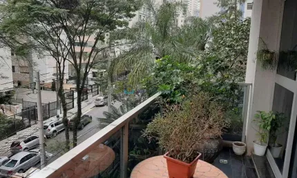 Apto 204m² ,3 suítes, 2 vagas +Depósito! 5 min a pé ao Shopping Pátio Higienopolis
