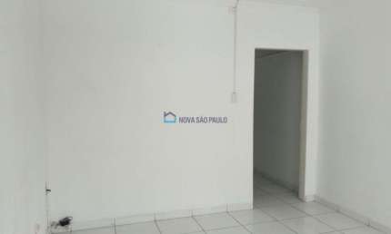 Casa comercial com 7 salas à venda na Rua Gravi, --, Saúde, São Paulo