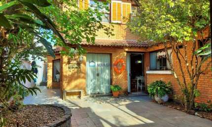 Casa Sobrado| Venda| Moema|4 Quartos| 2 suítes| 280 m²|4 vagas| R$ 2.960.000