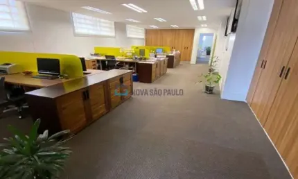 Prédio comercial completo com galpão, escritório e depósito na Vila das Mercês