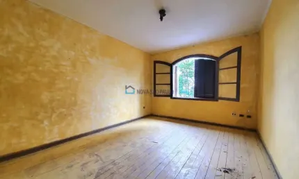 Sobrado residencial ou comercial, pertinho do comércio da vila guarani, com terreno grande!