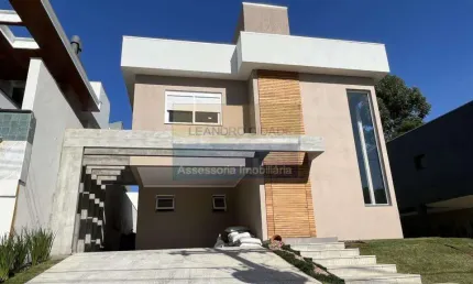 Casa de condomínio 3 dormitórios à venda no Bairro Condomínio Buena Vista com 230 m² de área privativa - 2 vagas de garagem