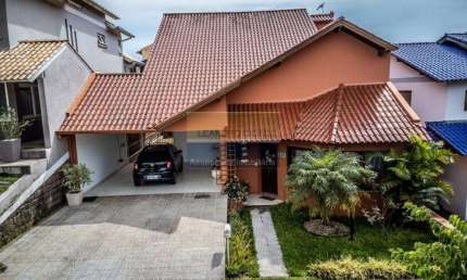 Casa de condomínio 3 dormitórios à venda no Bairro Cantegril com 257 m² de área privativa - 2 vagas de garagem