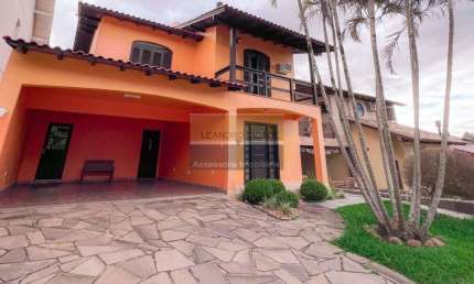 Casa de condomínio 3 dormitórios à venda no Bairro Cantegril com 210 m² de área privativa - 2 vagas de garagem