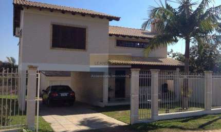 Casa 3 dormitórios à venda no Bairro Passo do Fiuza com 240 m² de área privativa - 4 vagas de garagem
