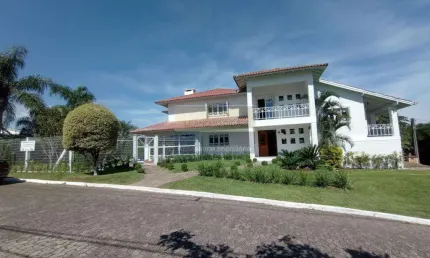 Casa de condomínio 3 dormitórios à venda no Bairro Condomínio Condado de Castella com 280 m² de área privativa - 4 vagas de garagem