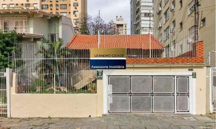 Casa 3 dormitórios à venda no Bairro Passo da Areia com 200 m² de área privativa - 2 vagas de garagem