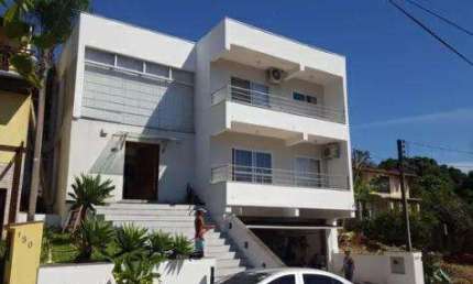 Casa de condomínio 3 dormitórios à venda no Bairro Cantegril com 400 m² de área privativa - 4 vagas de garagem