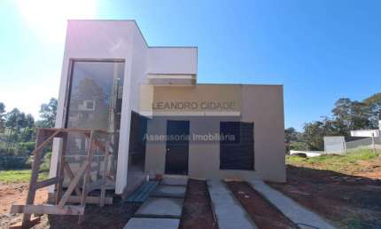 Casa de condomínio 3 dormitórios à venda no Bairro Vila Augusta com 100 m² de área privativa - 2 vagas de garagem
