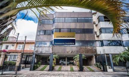 Cobertura 3 dormitórios à venda no Bairro Jardim Planalto com 266 m² de área privativa - 3 vagas de garagem